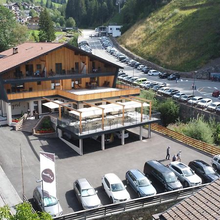 Tyrol Living & Cafe Leilighet Nova Levante Eksteriør bilde