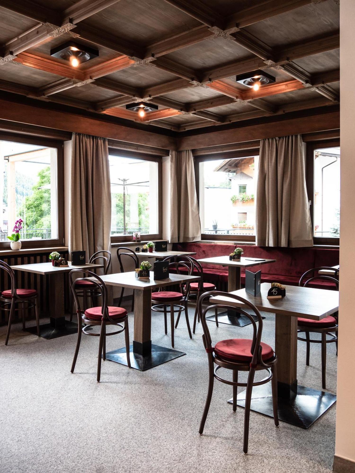 Tyrol Living & Cafe Leilighet Nova Levante Eksteriør bilde